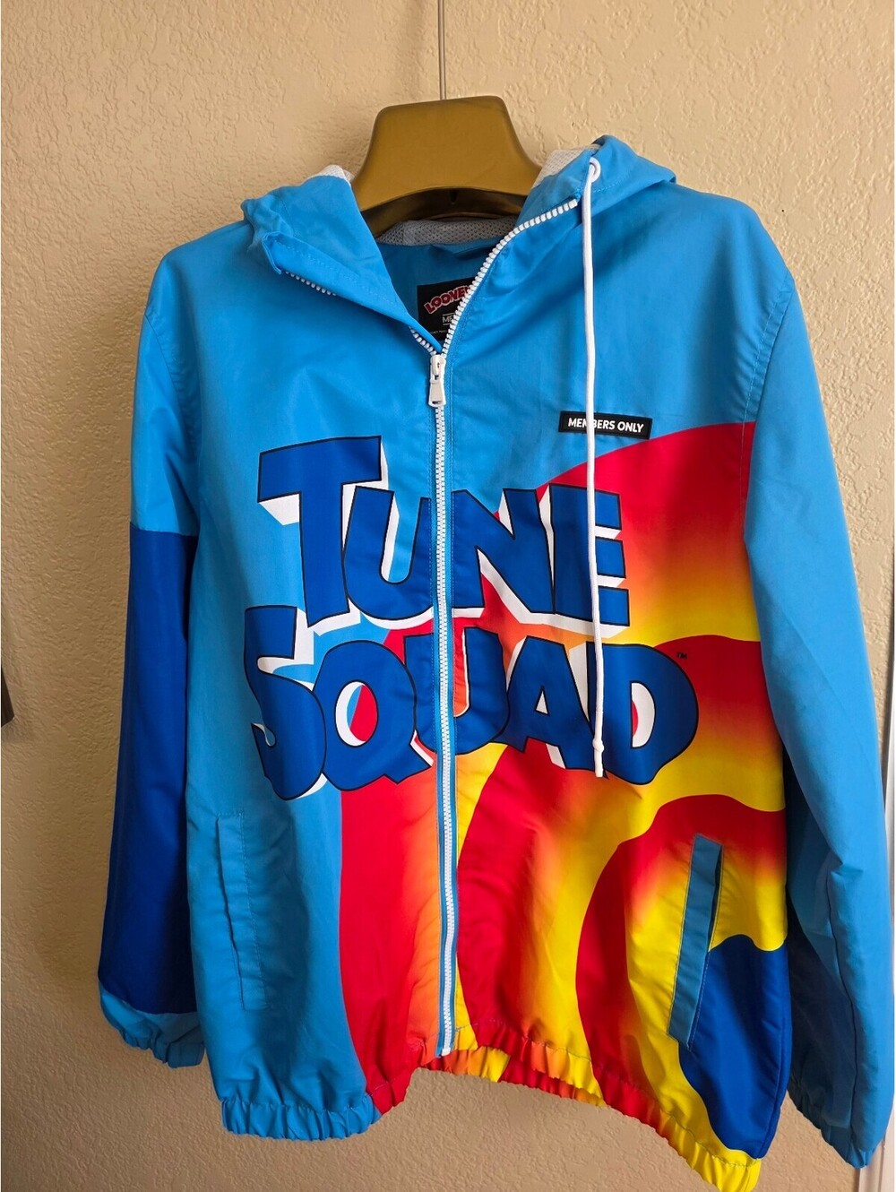 2021 Space Jam Memorabilia Looney Tunes Tune Squad Windbreaker Jacket M